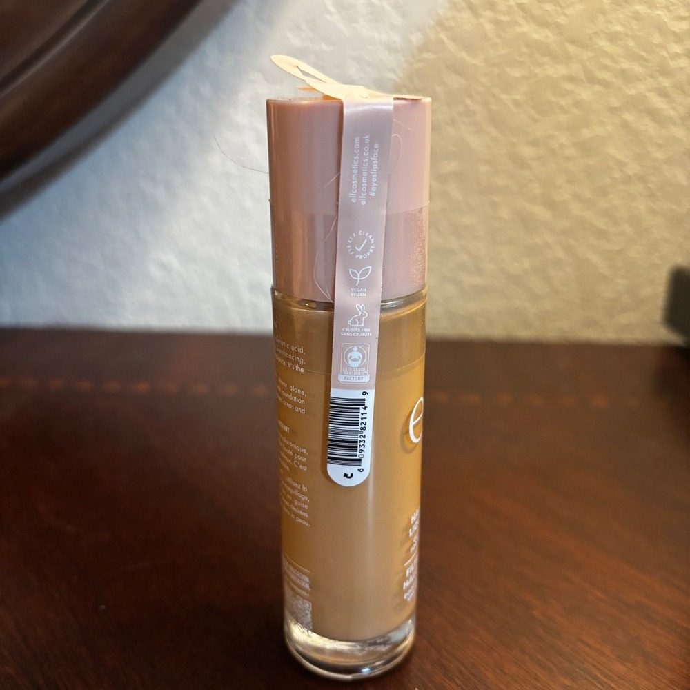 e.l.f. Halo Glow Liquid Filter Complexion Booster Shade 2 Fair Light - Picture 4 of 7